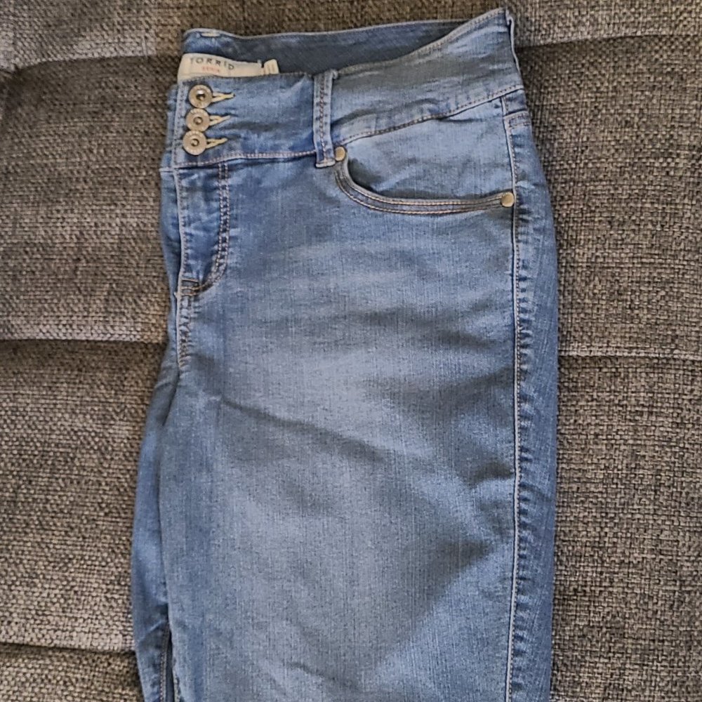 Torrid Light Wash Jegging Size 16 Regular
